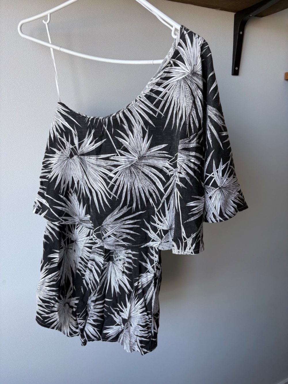 Romper - Picture 2 of 3